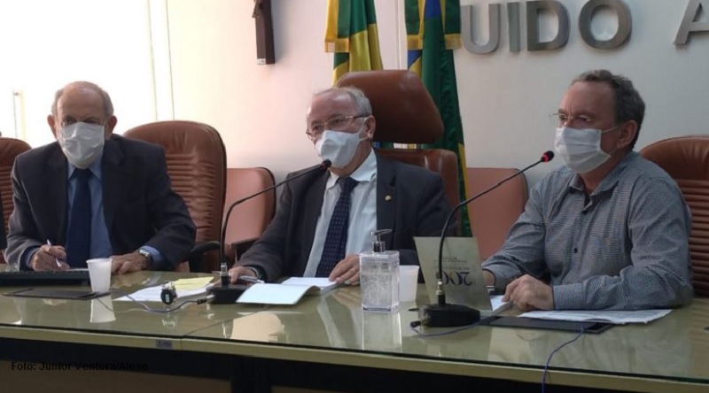 Secretário da Saúde Valberto Oliveira anuncia compra de respiradores e instalação de novos leitos de UTI