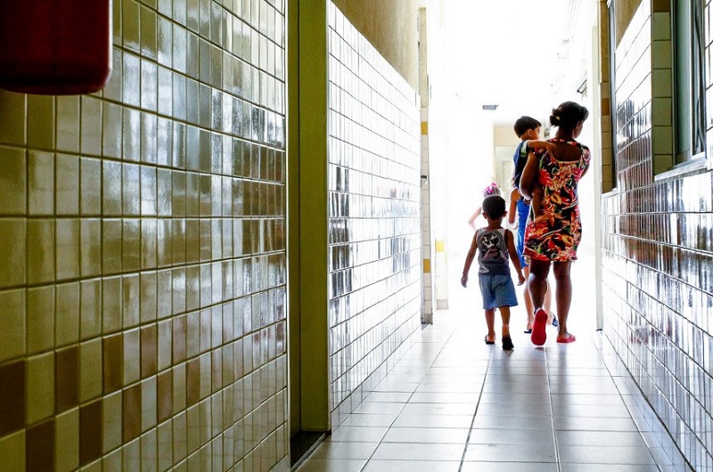 Mulheres agredidas durante a quarentena encontram dificuldades para ter acesso aos serviços de atendimento