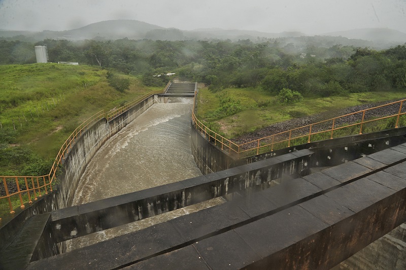 Estado descarta risco de rompimento da barragem do rio Poxim