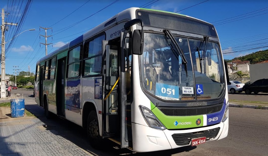 Uso de máscara em coletivo gera discussões e homem é preso em Aracaju