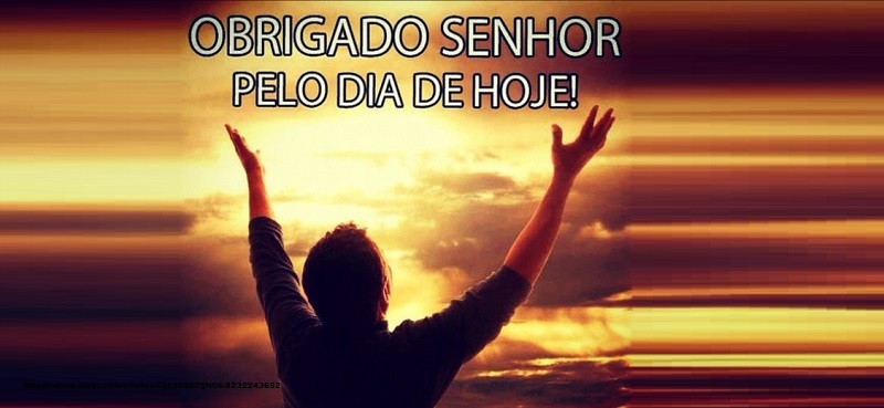 Servi ao Senhor com alegria; e entrai diante dele com canto.
