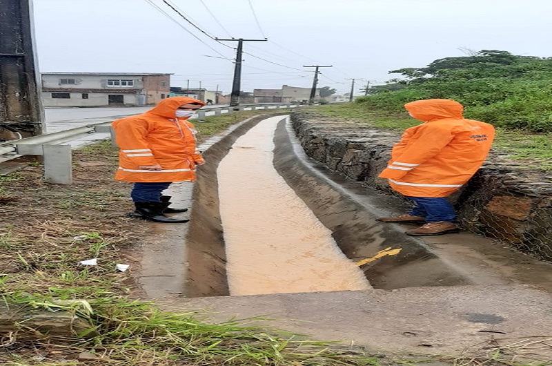 Chuvas causam transtornos na Capital