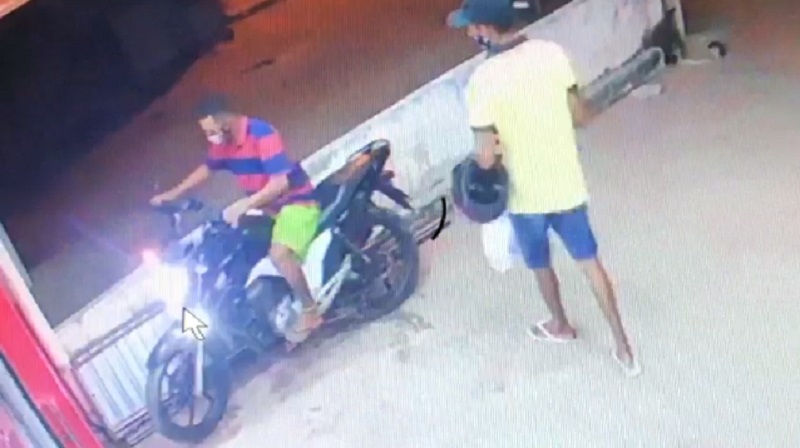 Bandidos assaltam farmácia e roubam moto na zona de expansão de Aracaju