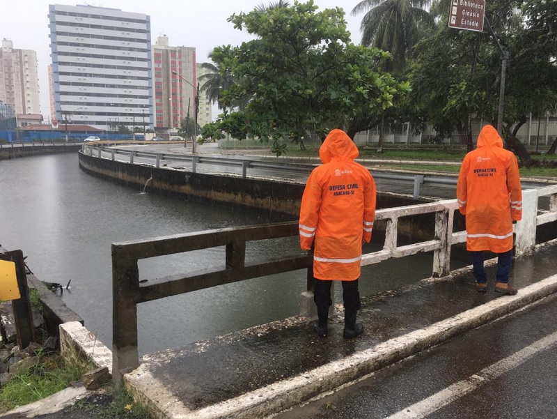 Prefeitura de Aracaju monitora situação da chuva