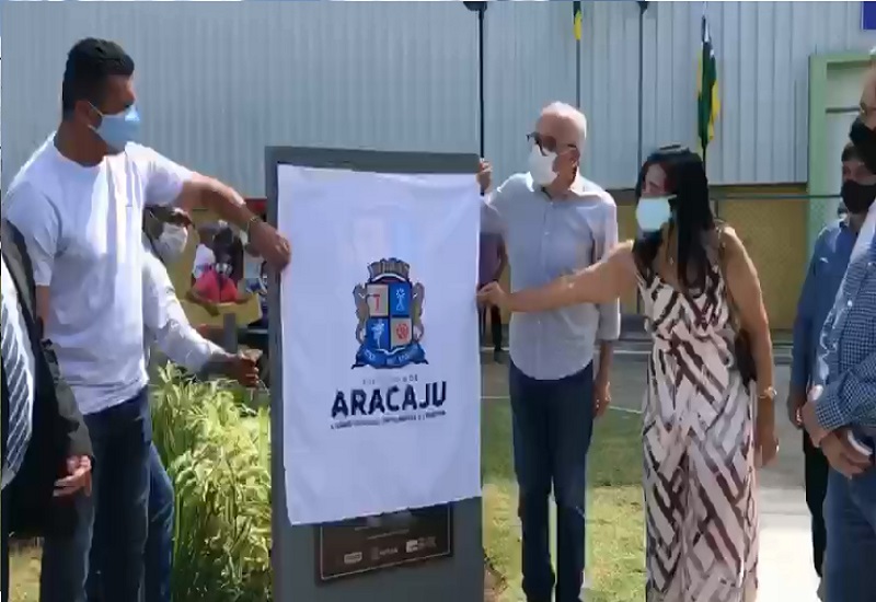 Prefeito inaugura estação cidadania/esporte radialista Carlos Magno