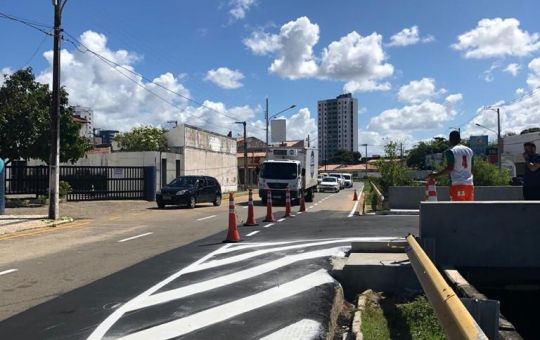 Trânsito liberado na Av. Anísio Azevedo nesta terça, 11
