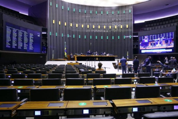 Câmara dos Deputados pode votar hoje ajuda a empresas de ônibus em razão da pandemia