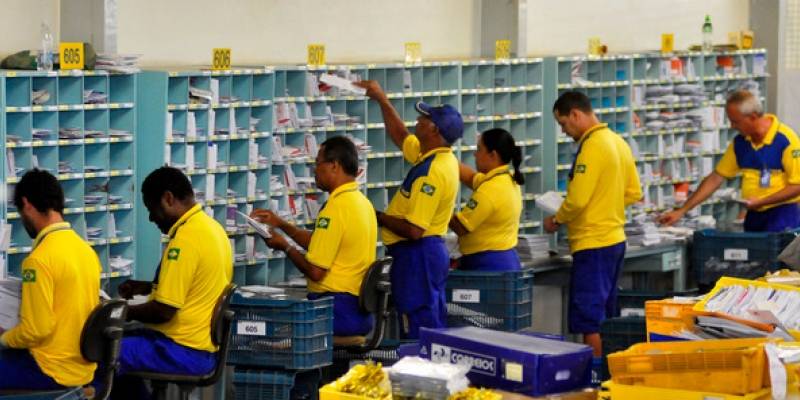 Funcionários dos Correios decretam greve por tempo indeterminado