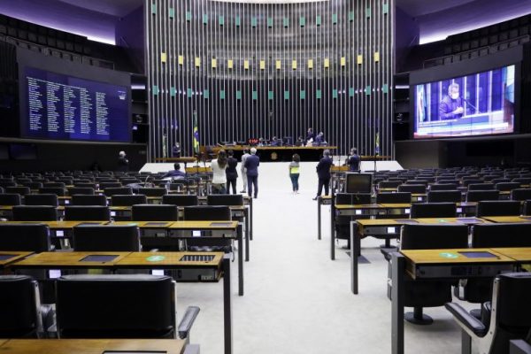 Câmara dos Deputados podem votar ampliação das possibilidades de saque do FGTS