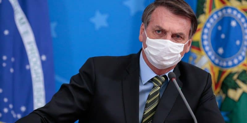 O presidente Jair Bolsonaro fala em estender auxílio emergencial até o final do ano