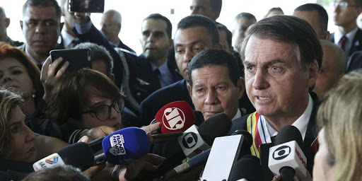 Senadores repudiam ataques de Jair Bolsonaro a jornalista