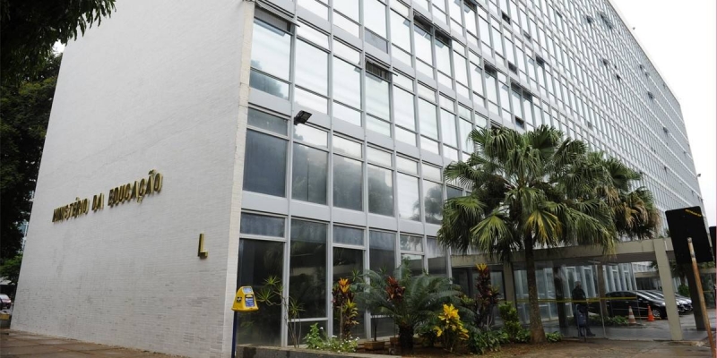 MEC disponibilizará internet a alunos de universidades federais