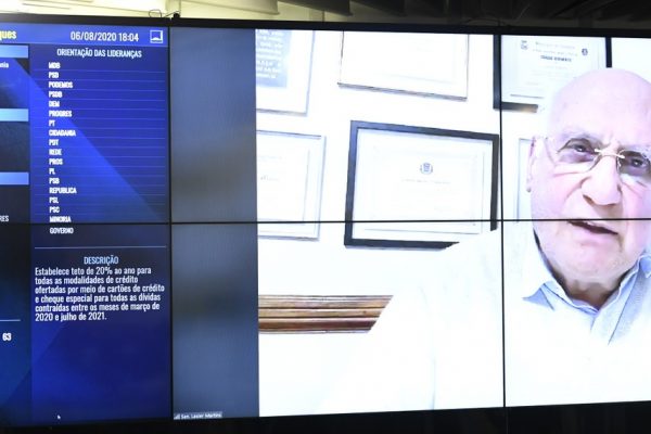 Senado aprova teto para juros de cheque especial e cartão de crédito