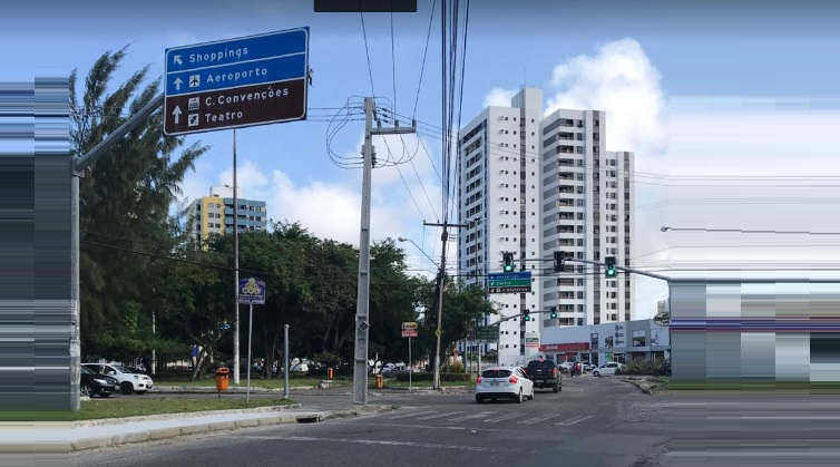 Trânsito fica meia pista na Adélia Franco em Aracaju