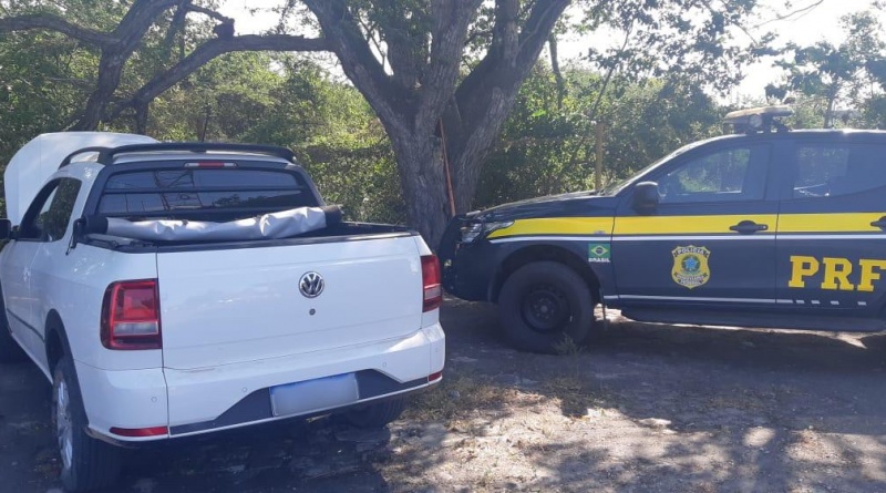 PRF/SE recupera dois veículos roubados na BR-235