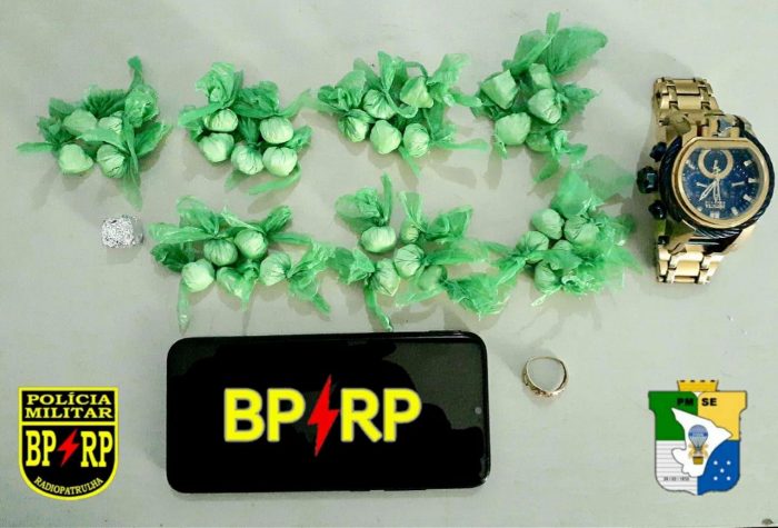 Rádio Patrulha apreende 34 trouxas de cocaína no bairro Novo Paraíso