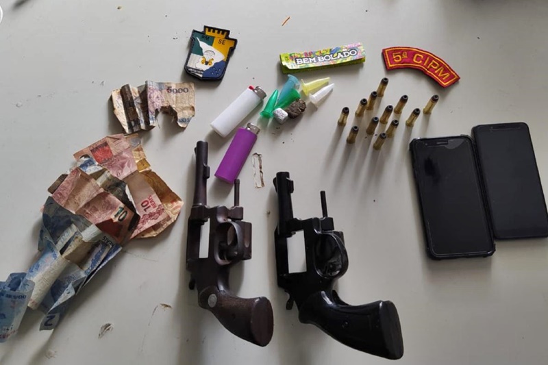 Polícia prende dupla suspeito por tráfico de drogas em Ilha das Flores/SE