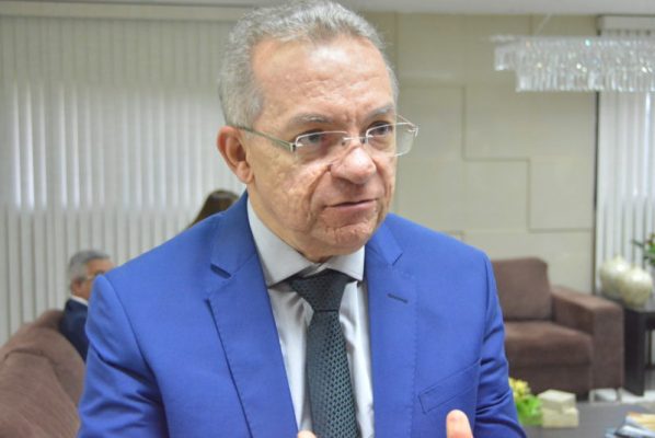 Secretário da Fazenda presta contas na Alese