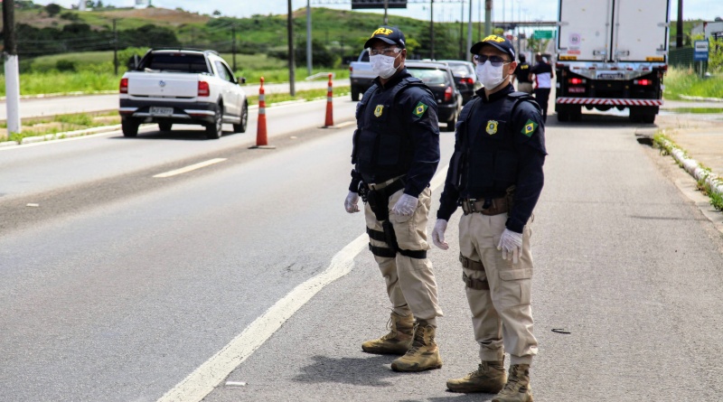 PRF apreende “rebites” na BR-101 no município de Umbaúba/SE
