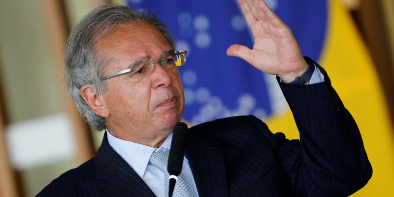 Guedes diz que país vai perder menos empregos que na última recessão