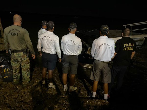 PF e Marinha apreendem embarcação com 208 KG de haxixe