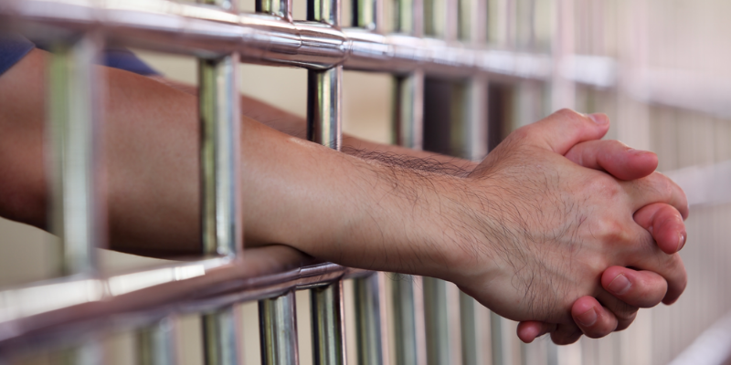 Sob novas regras, presidiários voltarão a receber visitas presenciais