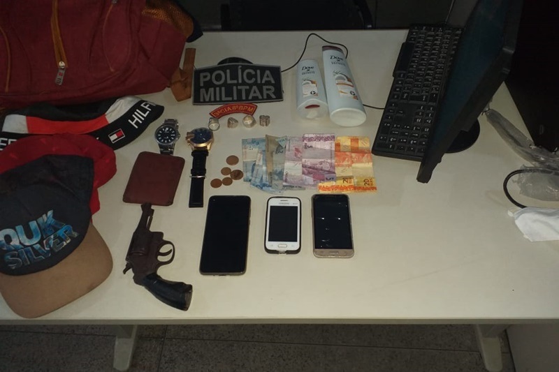 Polícia Militar prende dupla suspeita de praticar assaltos na zona Oeste de Aracaju