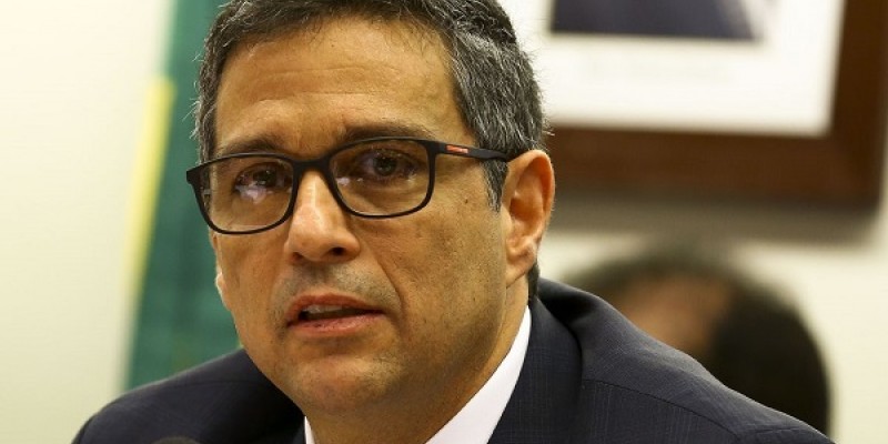 Prorrogar auxílios pode contrair economia, diz Campos Neto