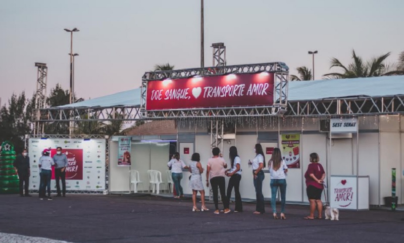 Ação “Doe Sangue, Transporte Amor” segue até esta quarta-feira na Orla de Atalaia em Aracaju