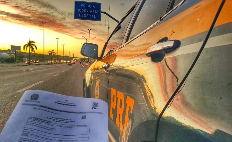 PRF detém homem com mandado de prisão em aberto