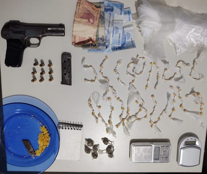 Foragido da Justiça por tráfico de drogas é preso com arma de fogo