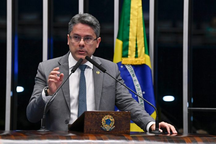 Senador Alessandro Vieira quer prorrogação do auxílio emergencial