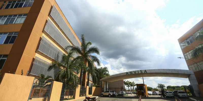 Anvisa divulga novas orientações para farmácias e drogarias