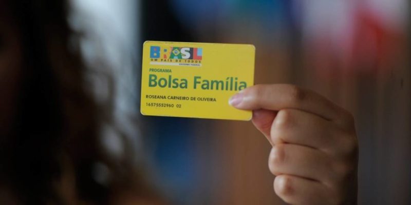 Governo prorroga suspensão de revisões do Bolsa Família