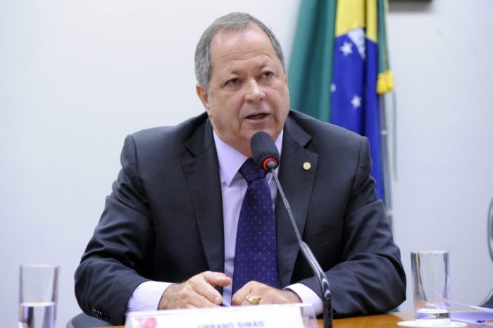 PL prorroga até abril pagamento do auxílio emergencial, com valor de R$ 600