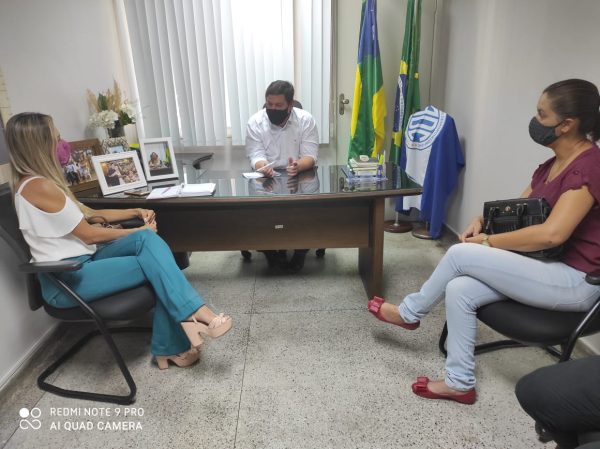 Vereadora Sheyla Galba quer prazo para que escola no JK volte a funcionar