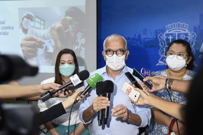 Vacinação de idosos acima de 90 anos começa nesta quarta-feira, 10