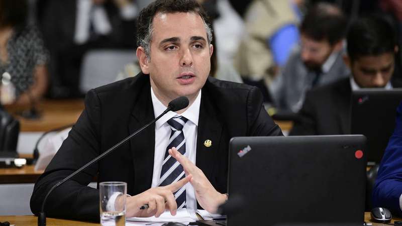 Rodrigo Pacheco é eleito presidente do Senado