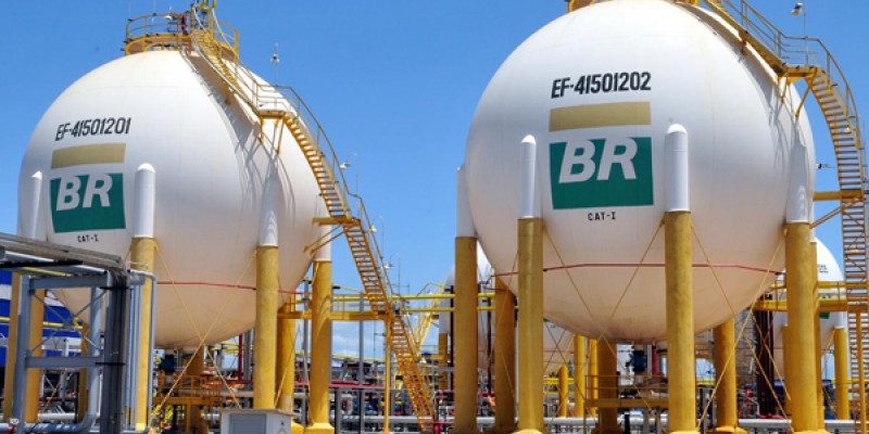 Petrobras aumenta preço da gasolina em cerca de 8% nas refinarias