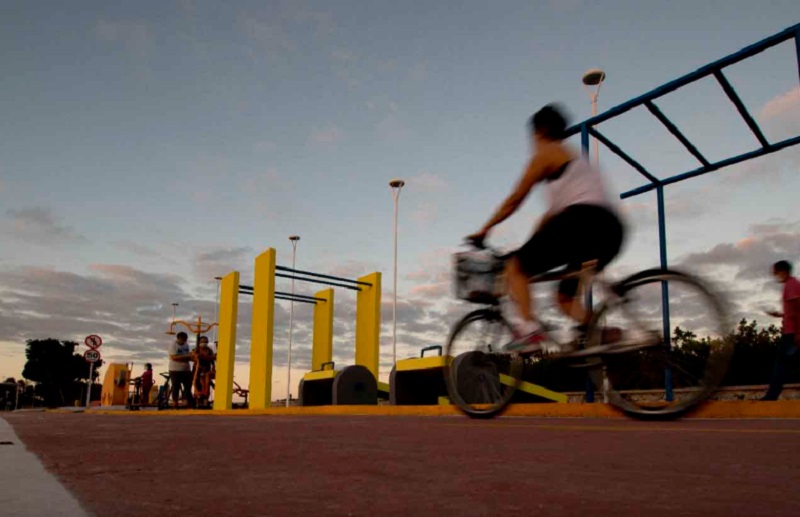 Governador inaugura primeiro trecho da Orla Sul  em Aracaju e assina ordens de serviço