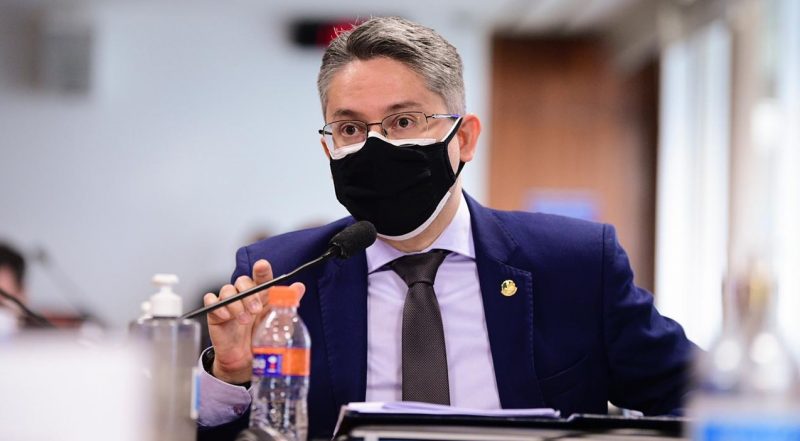 Alessandro pede informações sobre investigações dos casos dos respiradores e do Hospital de Campanha de Aracaju