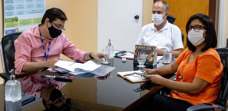 Governo do Estado aguarda lista para iniciar vacinação de educadores em SE