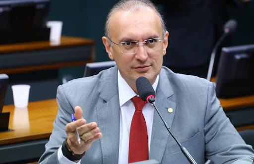 Fábio Henrique: PEC acaba com estabilidade dos servidores públicos