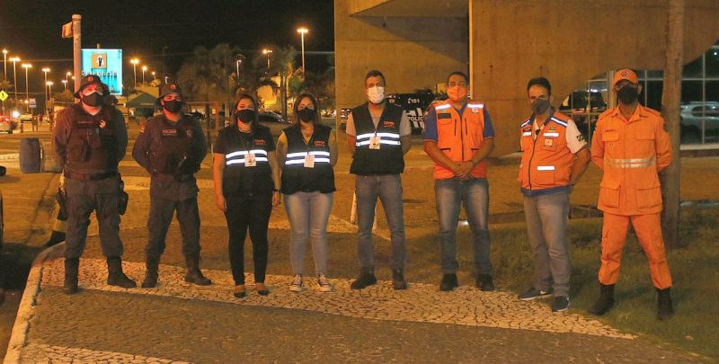Força-Tarefa fiscaliza bares e restaurantes da Orla de Atalaia
