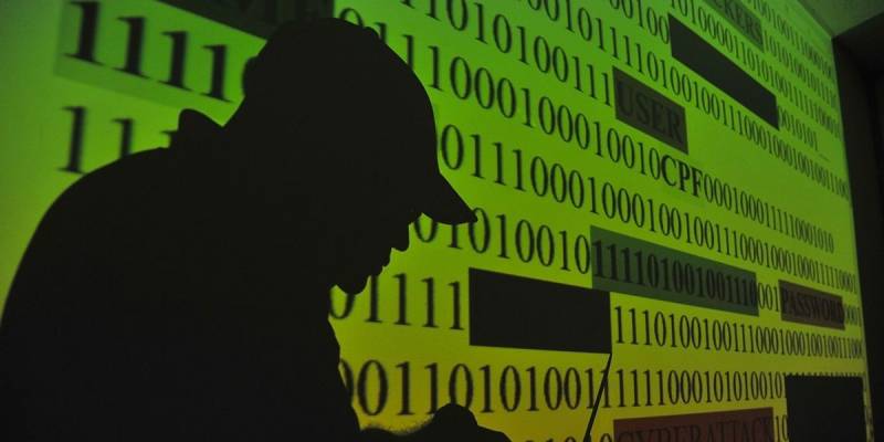 Lei com penas mais duras contra crimes cibernéticos é sancionada