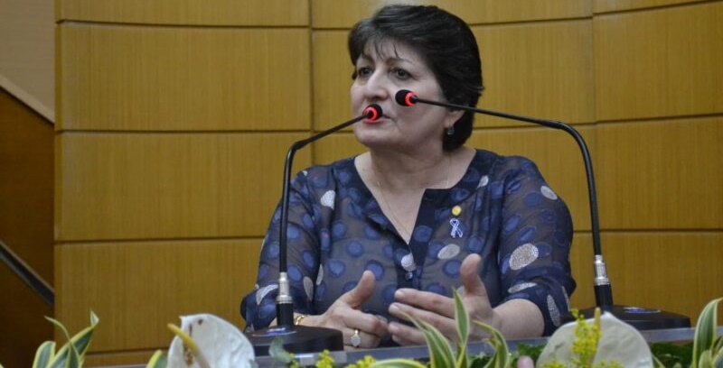 Maria cobra PL para regulamentar a presença de psicólogos e assistentes sociais nas escolas