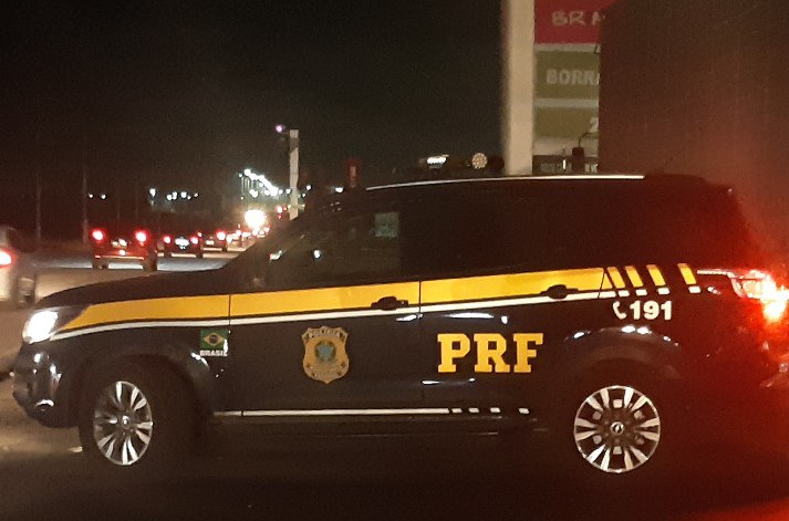 PRF flagra condutor embriagado trafegando na BR-235