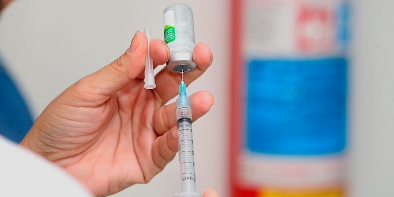 PMA segue vacinando gestantes com comorbidades e alerta sobre orientação médica