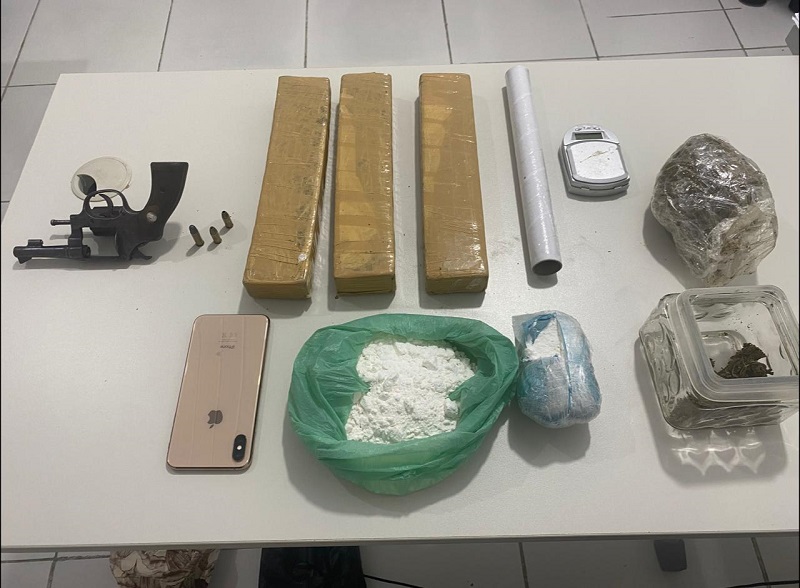 Denarc apreende drogas em Carmópolis  e homem morre em confronto