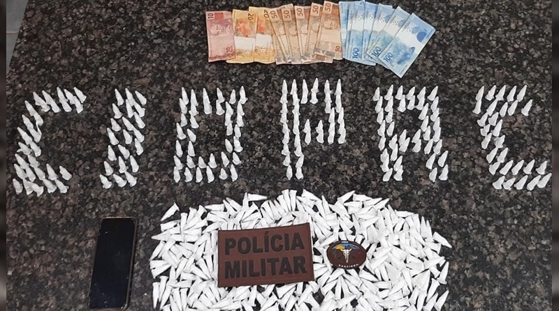 Suspeitos são presos pela Caatinga com 470 pinos de Cocaína em Glória